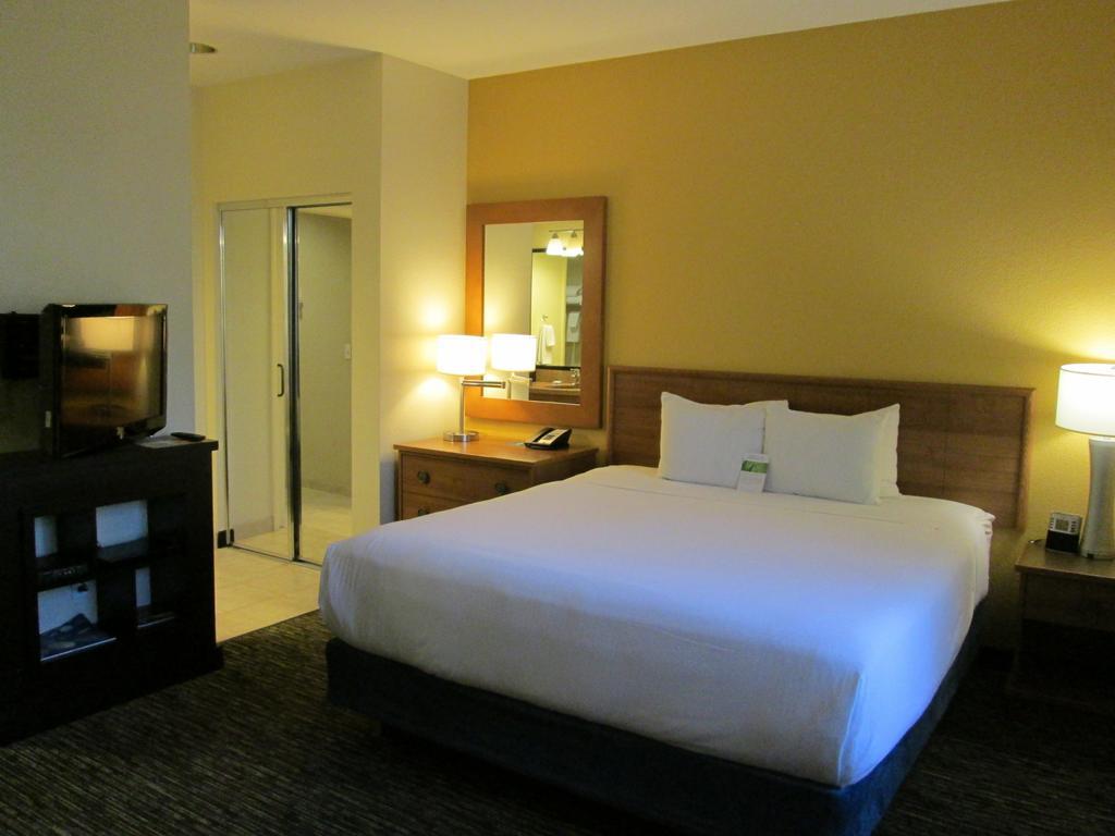Studio 6 Carlsbad Ca Room photo
